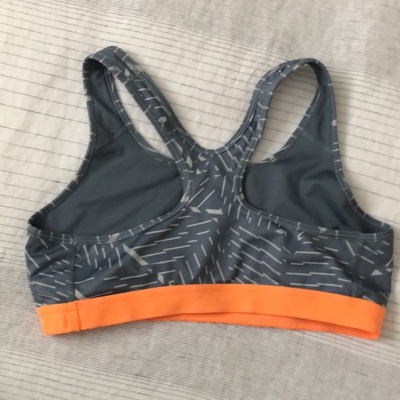 Two pack. Nike and Under Armour sports bras. Size L. - Picture 3 of 6